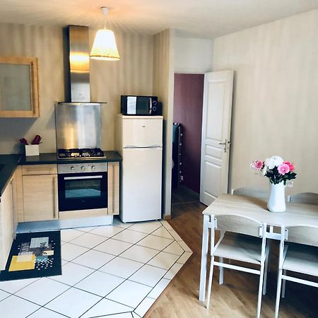 Logement Centre Ville D'Epernay Avec Parking Prive Exterior foto