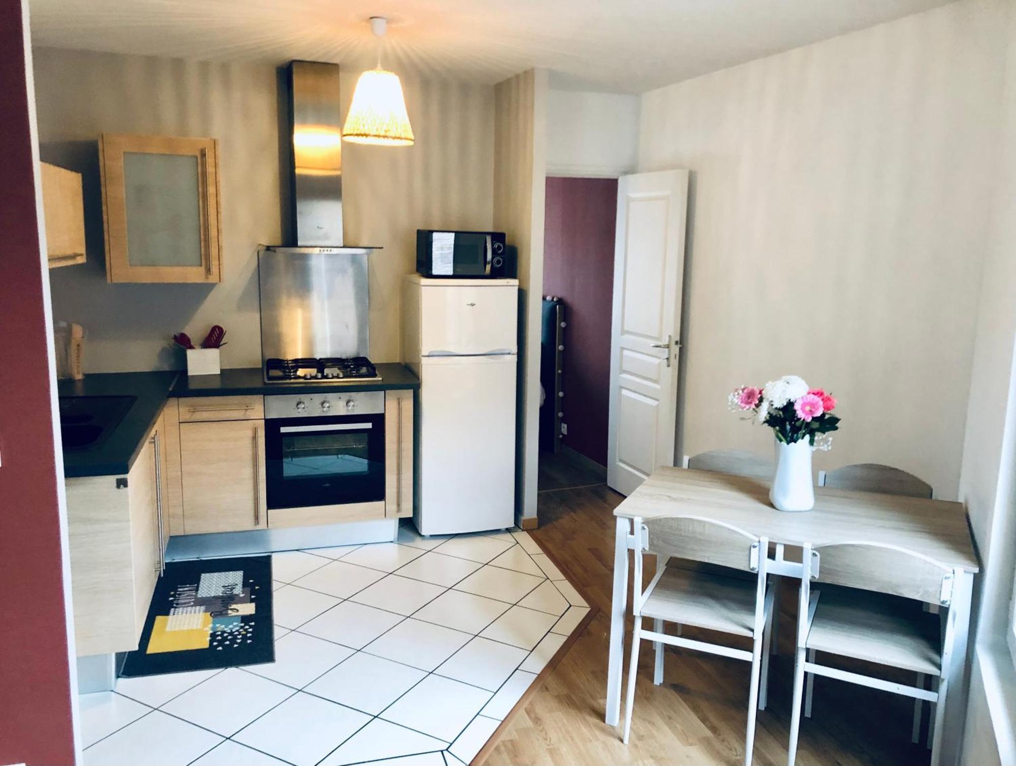 Logement Centre Ville D'Epernay Avec Parking Prive Exterior foto