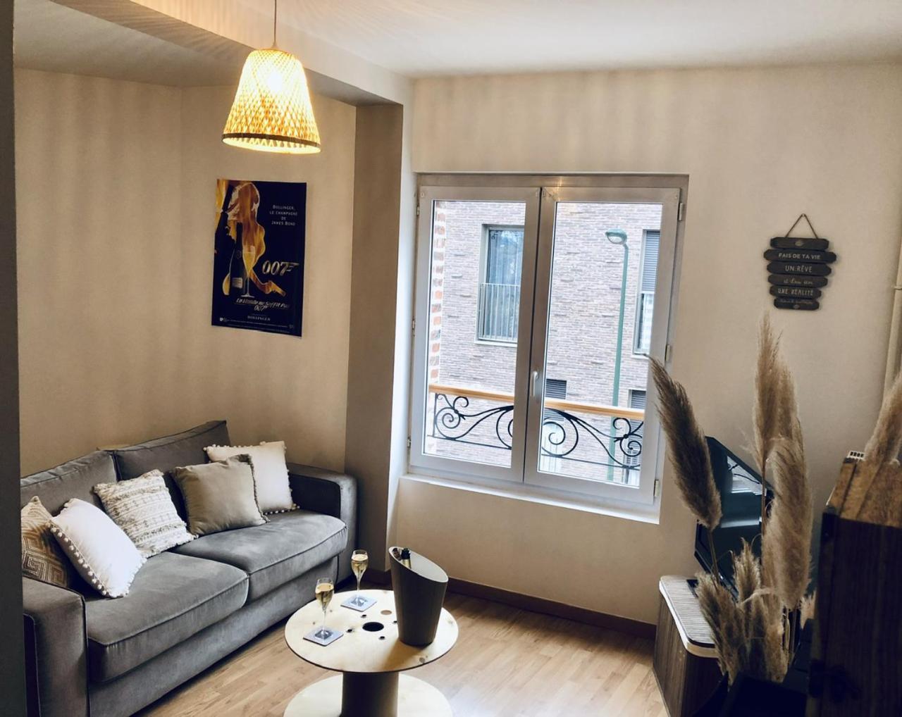 Logement Centre Ville D'Epernay Avec Parking Prive Exterior foto